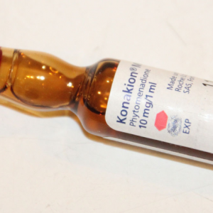 Profilaktyczne podawanie witaminy K niemowlętom – niezbędne, czy szkodliwe?